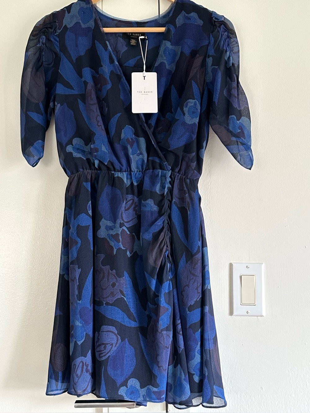 NWT Ted Baker Blue Floral Ruched Chiffon Mini Dress Wedding Guest Cocktail Sz 0